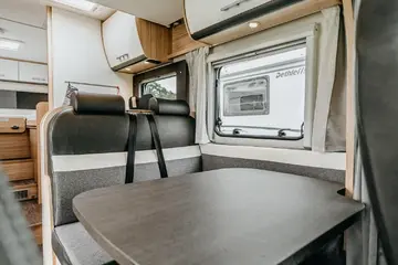 Sunlight T68 manual karavan k pronájmu